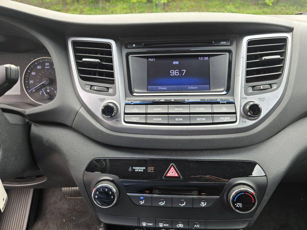 2017 Hyundai Tucson SE - Photo 12
